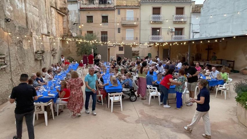Cena solidaria en Requena