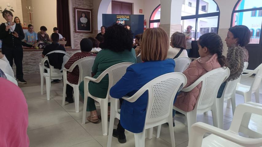 Momento de la obra de teatro de las V Jornadas por un Mundo Mejor celebradas en Telde, Gran Canaria.
