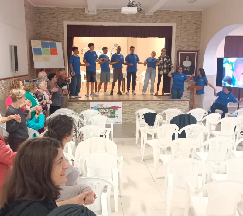 Momento de la obra de teatro de las V Jornadas por un Mundo Mejor celebradas en Telde, Gran Canaria.