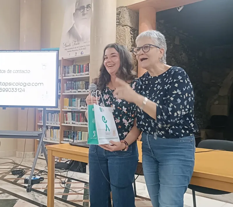 Momento de una ponencia de Manos Unidas Las Palmas.