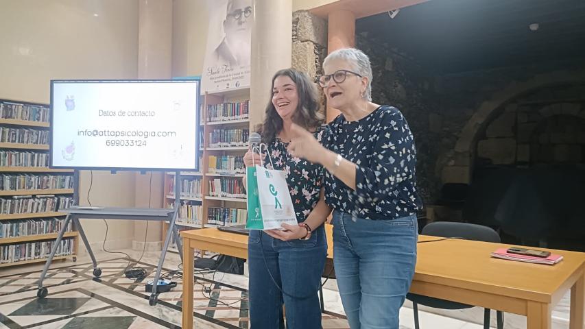 Momento de una ponencia de Manos Unidas Las Palmas.