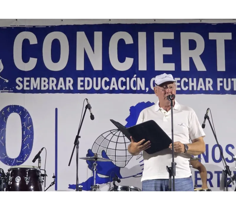 Momento del concierto en el IES Santo Tomás de Aquino de Puerto del Rosario en Fuerteventura.