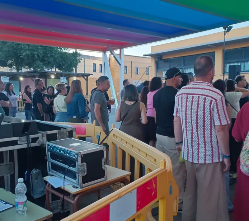 Momento del concierto en el IES Santo Tomás de Aquino de Puerto del Rosario en Fuerteventura.