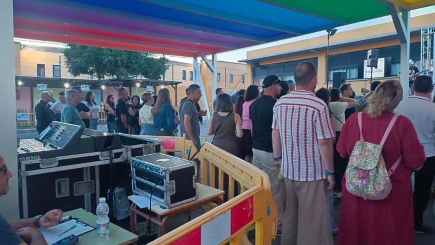 Momento del concierto en el IES Santo Tomás de Aquino de Puerto del Rosario en Fuerteventura.