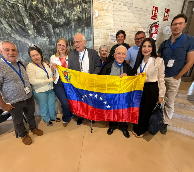 Foto de grupo tras una ponencia de Manos Unidas Las Palmas