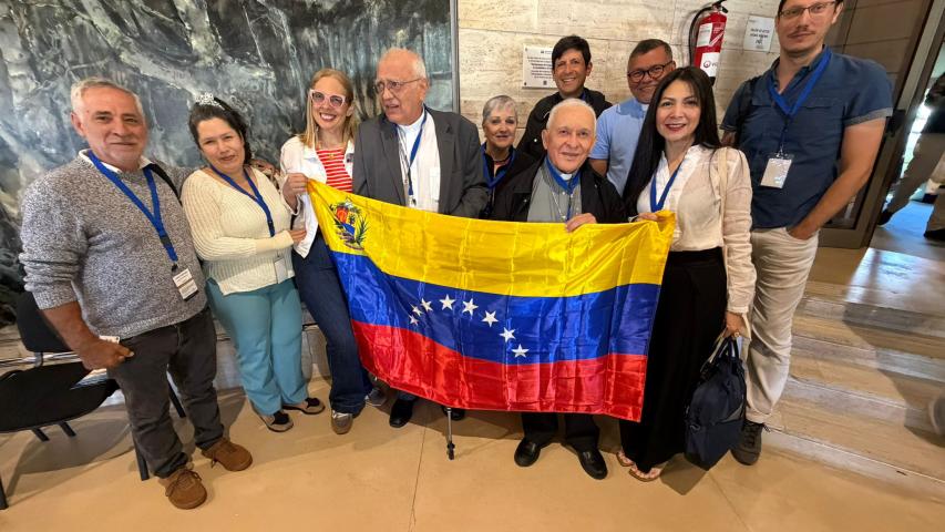 Foto de grupo tras una ponencia de Manos Unidas Las Palmas