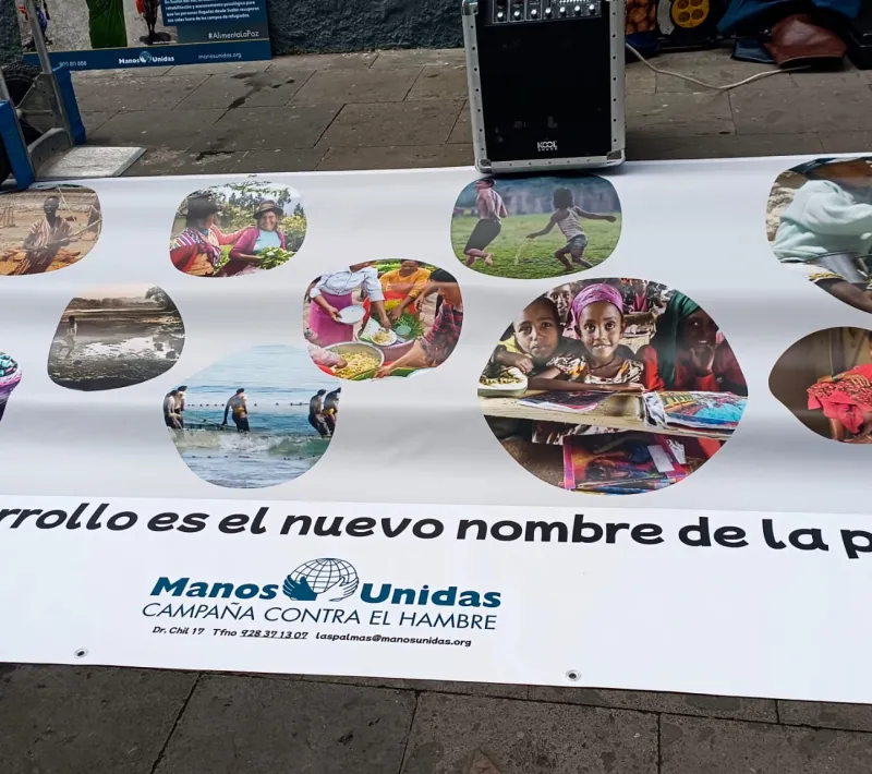 Lona expuesta en círculo de silencio.