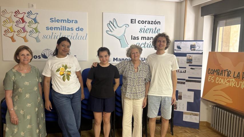 Manos Unidas Salamanca recibe a la Fundación FABRE