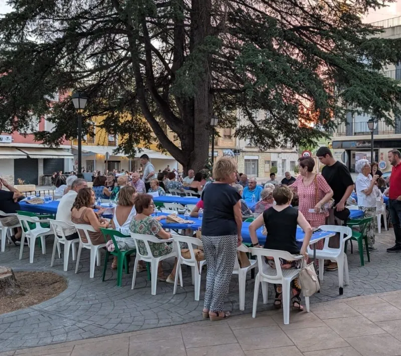 cena solidaria en Requena San Antonio de Requena a favor de Manos Unidas
