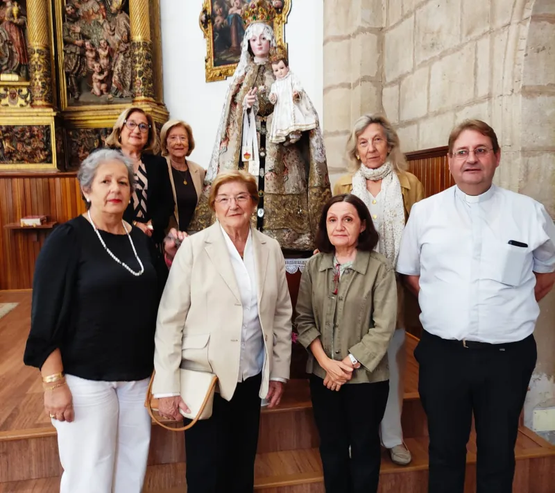 Voluntarias y D. Julián