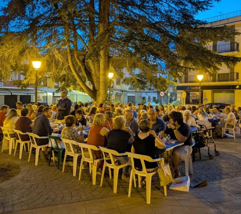 cena solidaria en Requena San Antonio de Requena a favor de Manos Unidas