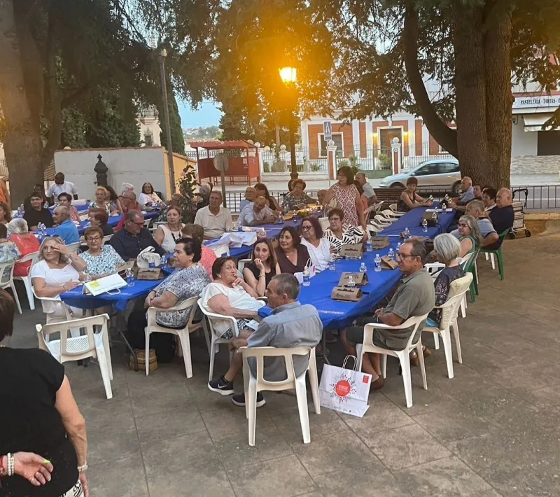 cena solidaria en Requena San Antonio de Requena a favor de Manos Unidas