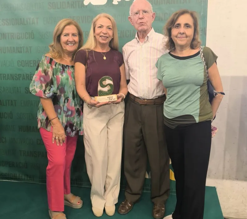 Caixa Popular dona a Manos Unidas Valencia 6.000 € de la iniciativa solidaria ‘Un Dia de Salari’