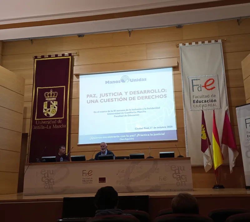 Charla formativa de Manos Unidas en la Universidad.