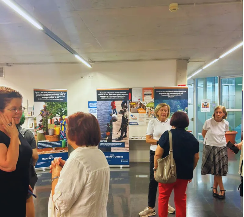 Inauguració a Cambrils exposició "Declara la guerra a la fam"