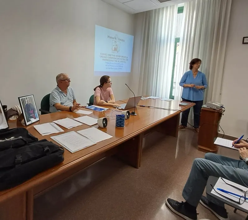 Taller de parroquias en Manos Unidas Valencia