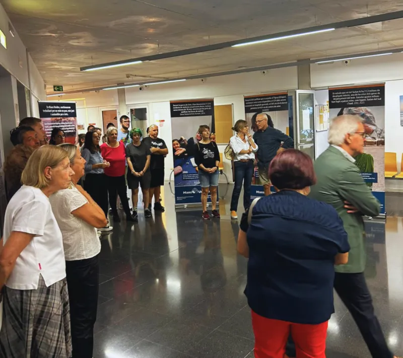 Inauguració a Cambrils exposició "Declara la guerra a la fam"