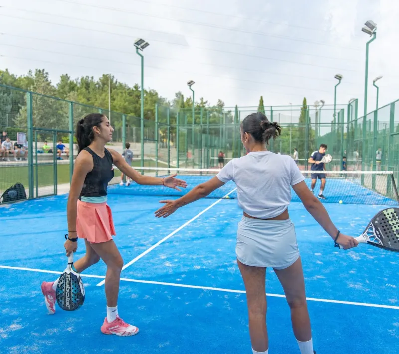 Participantes jugando