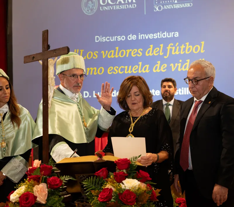 Investidura Dr. Honoris Causa UCAM de Luis de la Fuente