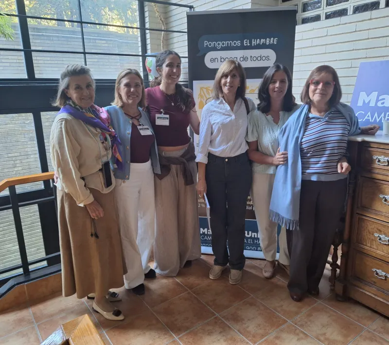 Grupo de Manos Unidas Murcia junto con Cecilia Pilar