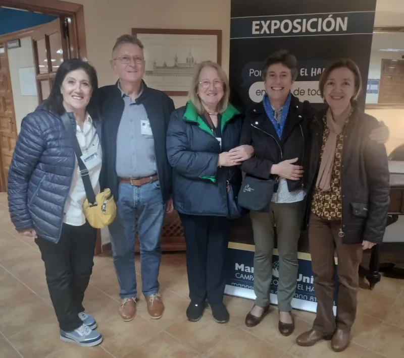 Nuestros voluntarios a su llegada.