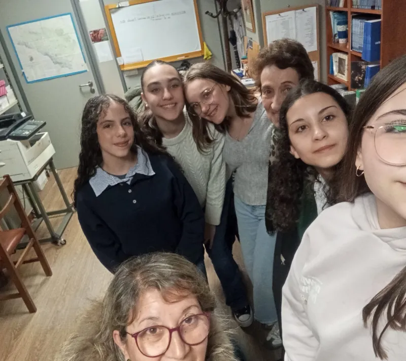 Alumnas del IES Cauca Romana de Coca (Segovia) en la sede de la Delegación