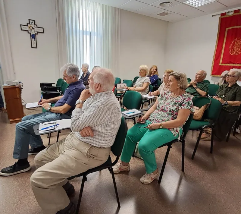 Taller de parroquias en Manos Unidas Valencia