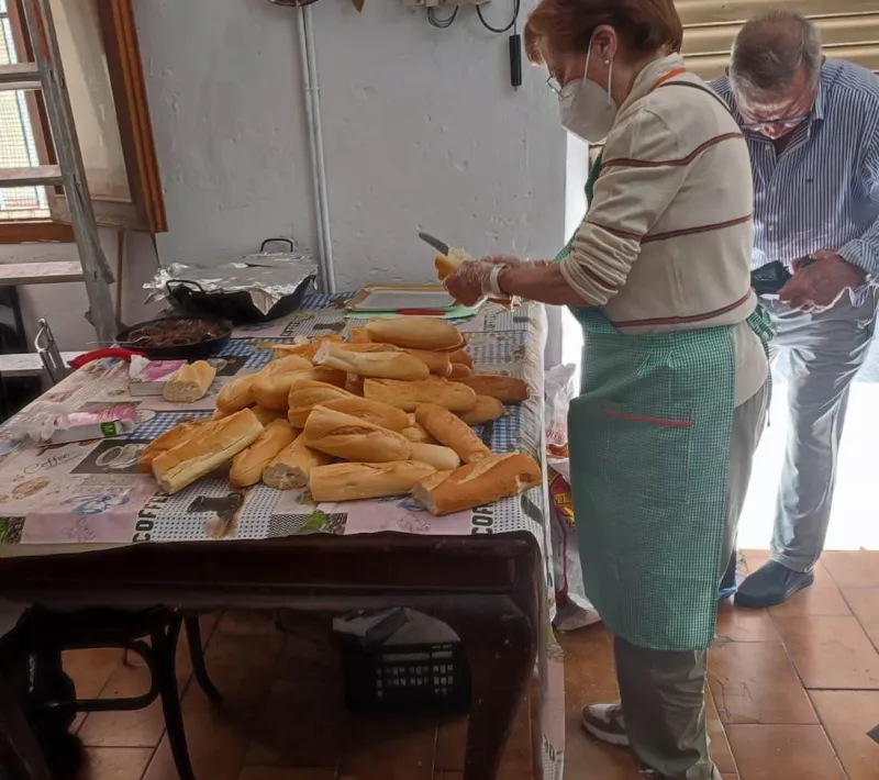 Cena solidaria en la comarcal de Sagunto de Manos Unidas Valencia.