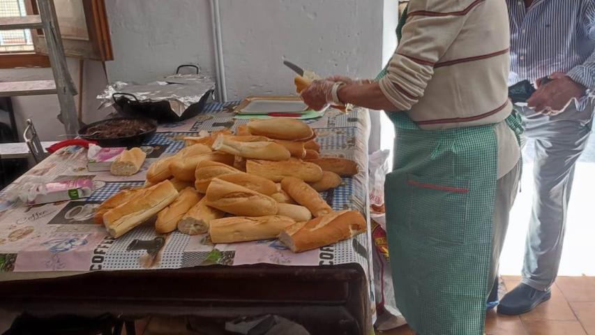 Cena solidaria en la comarcal de Sagunto de Manos Unidas Valencia.