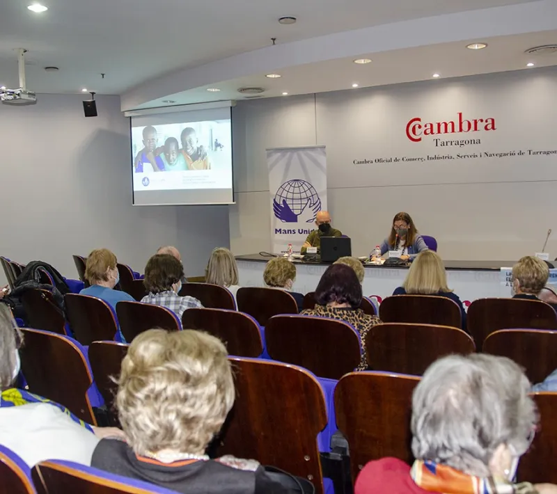 Conferencia "Transformando vidas"
