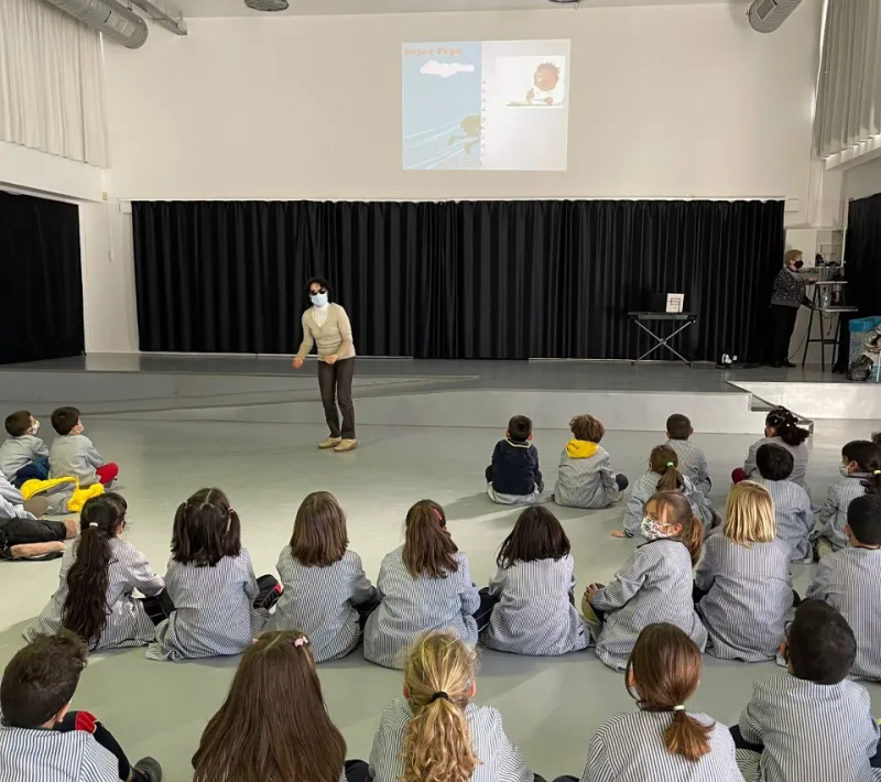 Cuentacuentos en Escola Isabel Besora de Reus