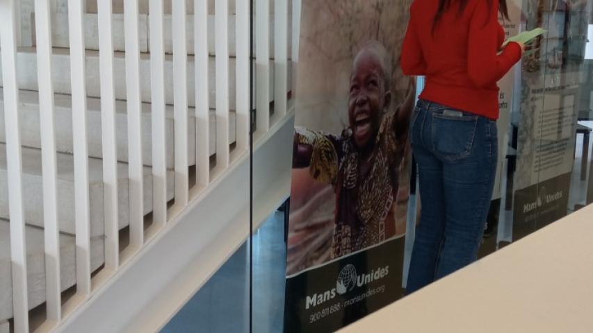 Los alumnos interesados en la exposición