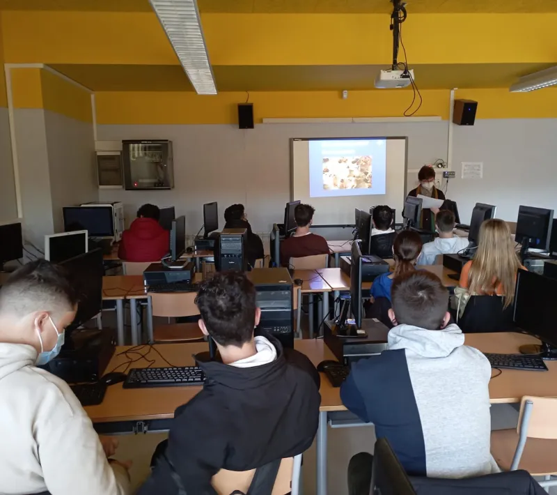 Charla sobre los derechos de la mujer y equidad