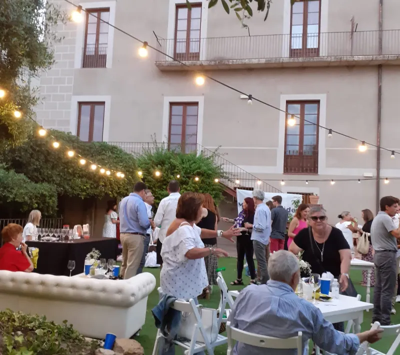 "Vinet Solidari" en los jardines de la Casa Miret de Tarragona