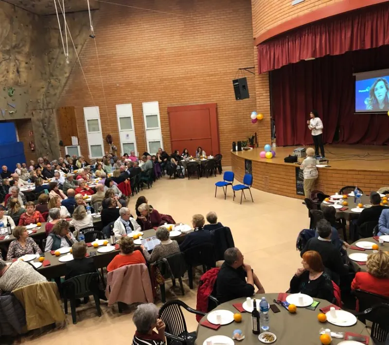 Éxito de partipación en la Cena Solidaria del Vendrell