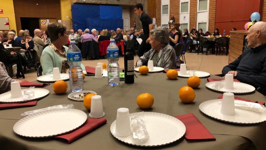 Éxito de partipación en la Cena Solidaria del Vendrell