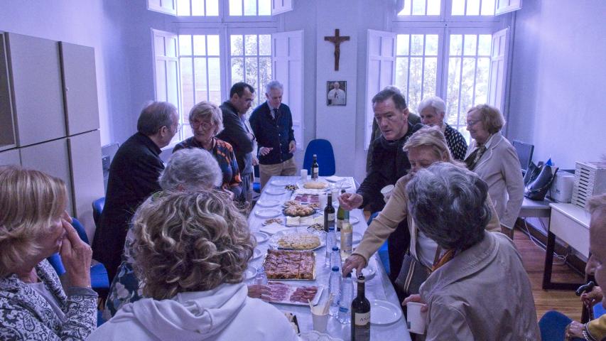 Aperitivo en la sede de la delegación de Pamplona de Manos Unidas
