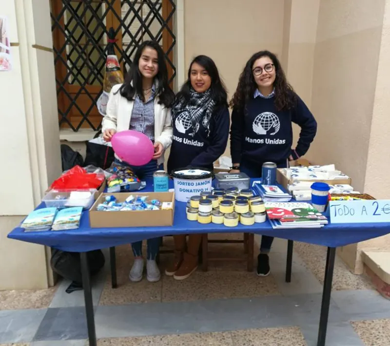 Voluntarios de Manos Unidas trabajando en actividades de la Organización. Foto: Manos Unidas