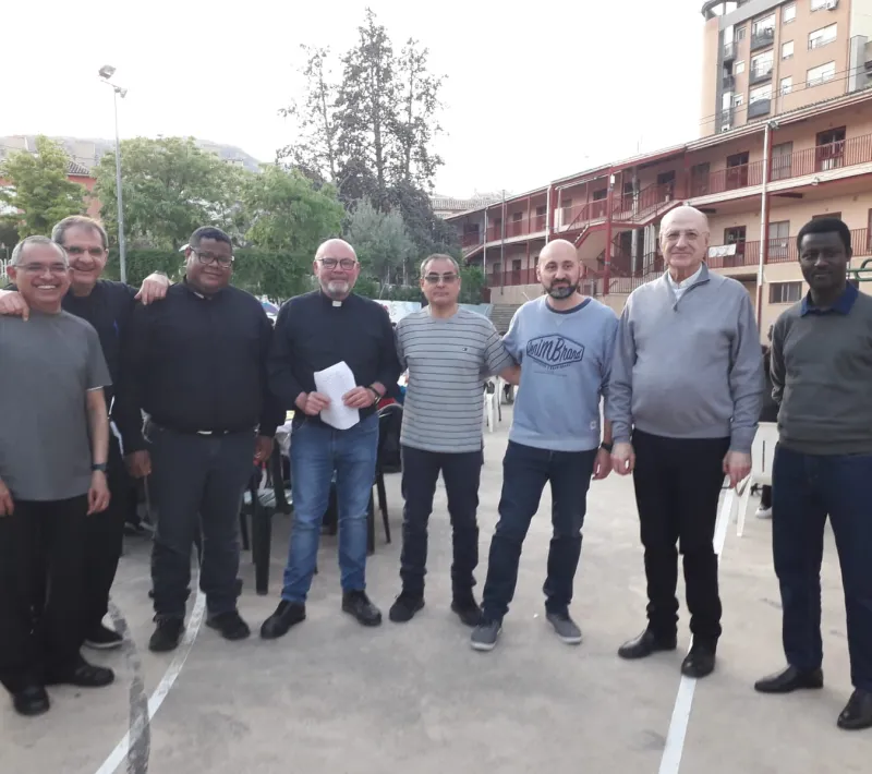 Sacerdotes asistentes a la Cena del hambre de Manos Unidas Valencia de la comarcal de Alcoi.