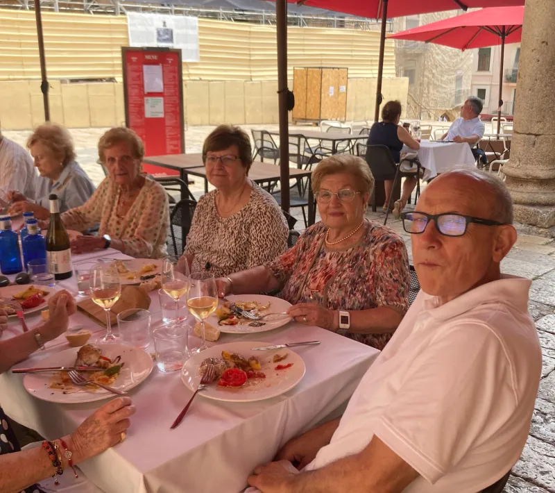 Almuerzo equipo voluntarios y voluntarias de Tarragona