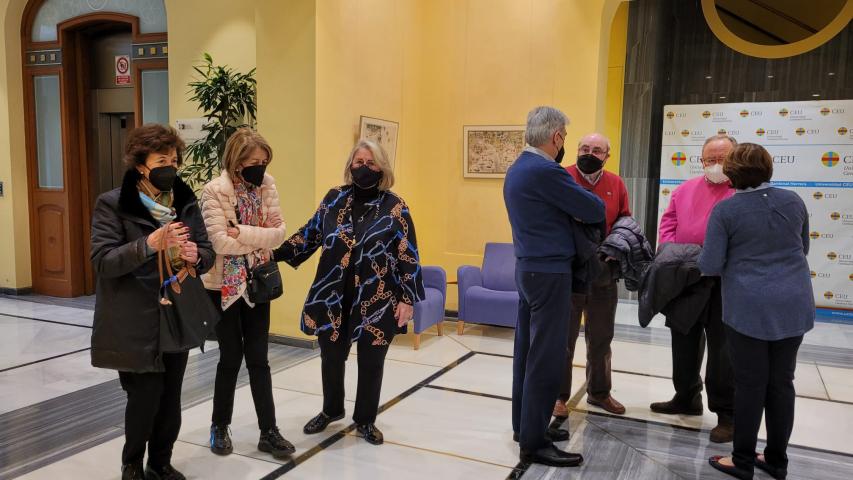 Momentos antes de la presentación de la Campaña 63 en Manos Unidas Valencia, en el Palacio de Colomina CEU.