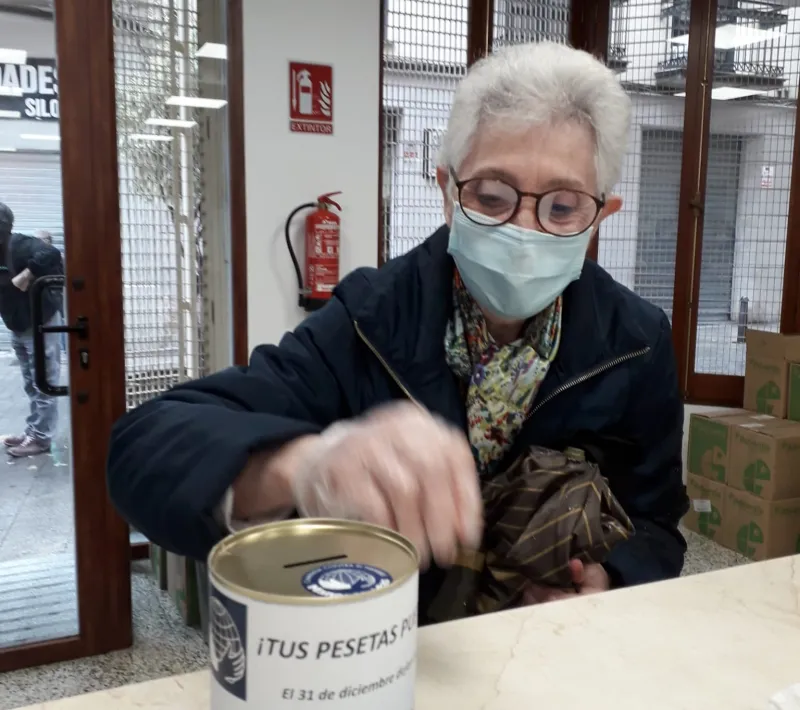 Donativo anónimo de la campaña "Tus pesetas pueden salvar vidas" de Manos Unidas Valencia.