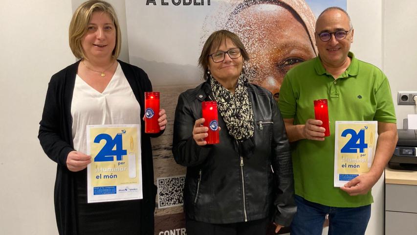 Sra. Cinta Fontanet i Sr. José Tomàs, membres de la Cort d'Honor de la Mare de Déu de la Cinta de Tortosa, participen de la jornada de les 24 hores