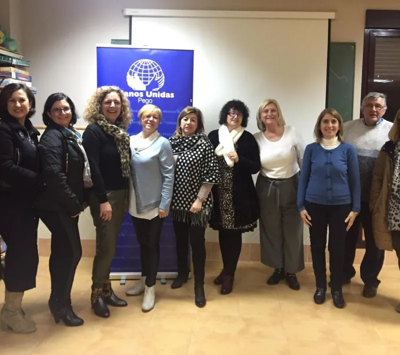 Equipo de trabajo de Manos Unidas de Pego con su delegada comarcal.