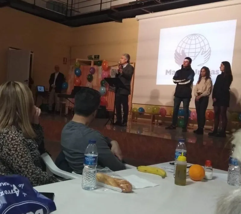 Pedro Luengo explica la campaña 61. Cena del Hambre en  Manos Unidas Valencia, delegación de Loriguilla