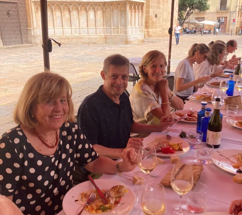 Almuerzo equipo voluntarios y voluntarias de Tarragona