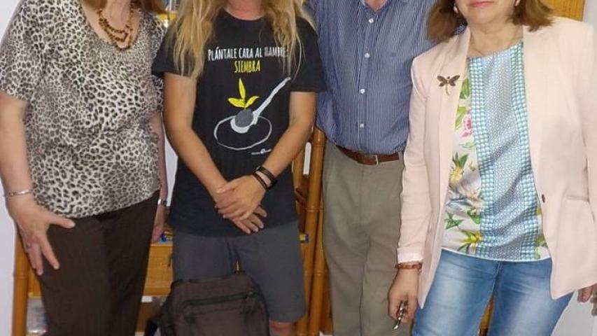 Manos Unidas Orense recibió también la visita de Rubén Arnal.