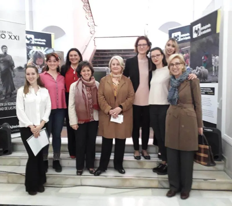 Inauguración de la exposición "La Mujer del Siglo XXI" de Manos Unidas Valencia en la Facultad de Enfermería de la UCV