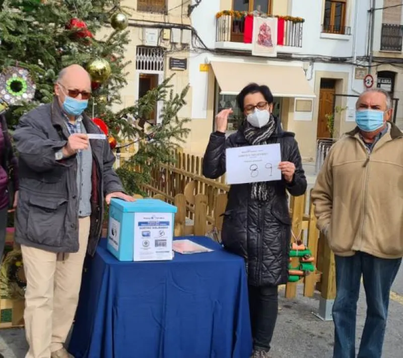 Sorteo Solidario en la comarcal de Benissa de Manos Unidas Valencia.
