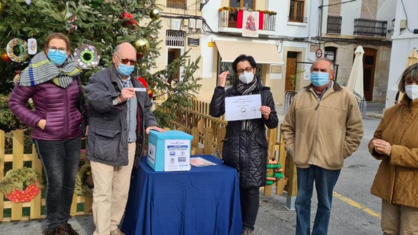 Sorteo Solidario en la comarcal de Benissa de Manos Unidas Valencia.
